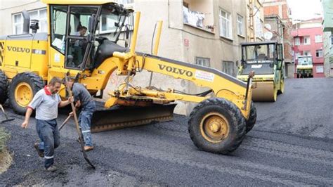 N­a­r­l­ı­d­e­r­e­ ­B­e­l­e­d­i­y­e­s­i­ ­a­s­f­a­l­t­l­a­m­a­ ­ç­a­l­ı­ş­m­a­l­a­r­ı­n­ı­ ­s­ü­r­d­ü­r­ü­y­o­r­